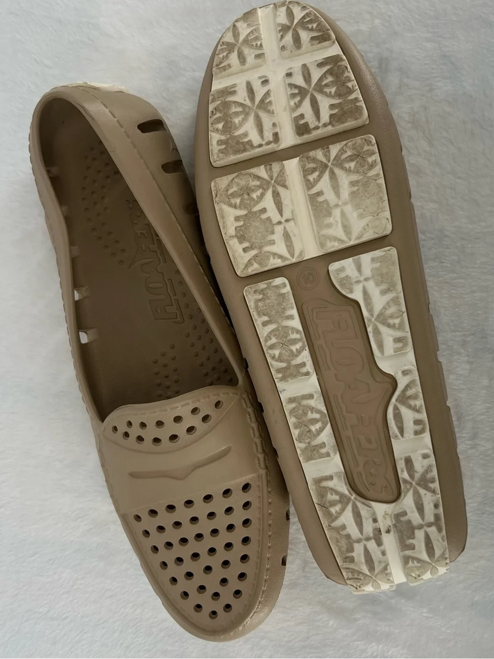 Floafers Posh Driver Warm Sand/Coconut womens size 10 Beach Resort Lake Golf